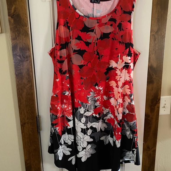 Lily Dresses & Skirts - Sleeveless Dress by Lily-Size 2X-Red, Black, Grey, White & Bit of Tan-Flowers